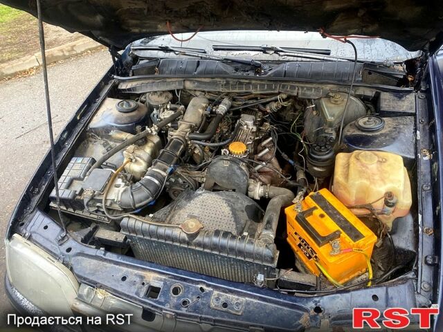 Синій Опель Омега, об'ємом двигуна 2 л та пробігом 200 тис. км за 850 $, фото 8 на Automoto.ua