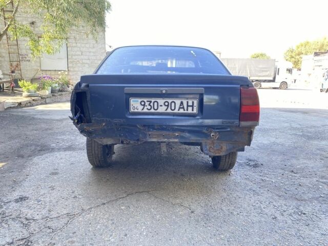 Синий Опель Омега, объемом двигателя 2 л и пробегом 200 тыс. км за 550 $, фото 3 на Automoto.ua