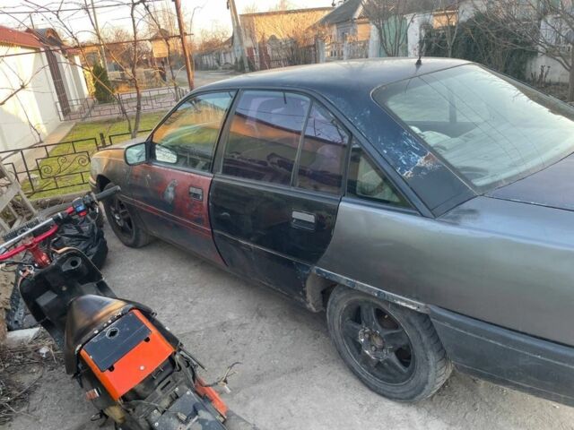 Синій Опель Омега, об'ємом двигуна 2 л та пробігом 400 тис. км за 800 $, фото 2 на Automoto.ua