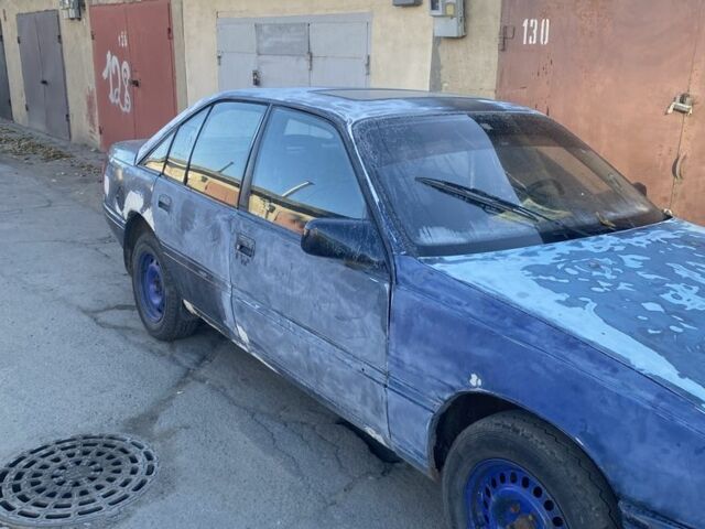 Синій Опель Омега, об'ємом двигуна 1.8 л та пробігом 180 тис. км за 430 $, фото 3 на Automoto.ua