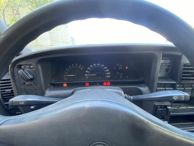 Синий Опель Омега, объемом двигателя 2 л и пробегом 200 тыс. км за 550 $, фото 6 на Automoto.ua