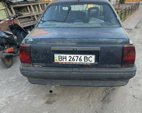 Синій Опель Омега, об'ємом двигуна 0 л та пробігом 400 тис. км за 800 $, фото 1 на Automoto.ua