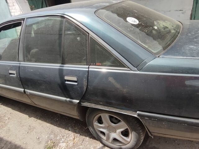 Синій Опель Омега, об'ємом двигуна 2 л та пробігом 3 тис. км за 832 $, фото 4 на Automoto.ua