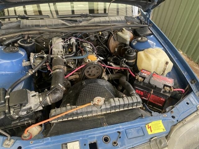 Синий Опель Омега, объемом двигателя 2 л и пробегом 300 тыс. км за 714 $, фото 4 на Automoto.ua