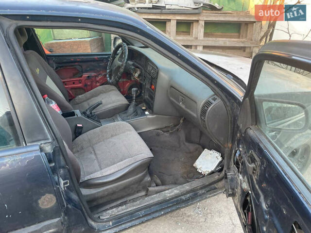 Синій Опель Омега, об'ємом двигуна 0 л та пробігом 400 тис. км за 800 $, фото 3 на Automoto.ua