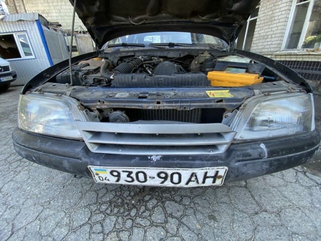 Синий Опель Омега, объемом двигателя 2 л и пробегом 200 тыс. км за 550 $, фото 8 на Automoto.ua