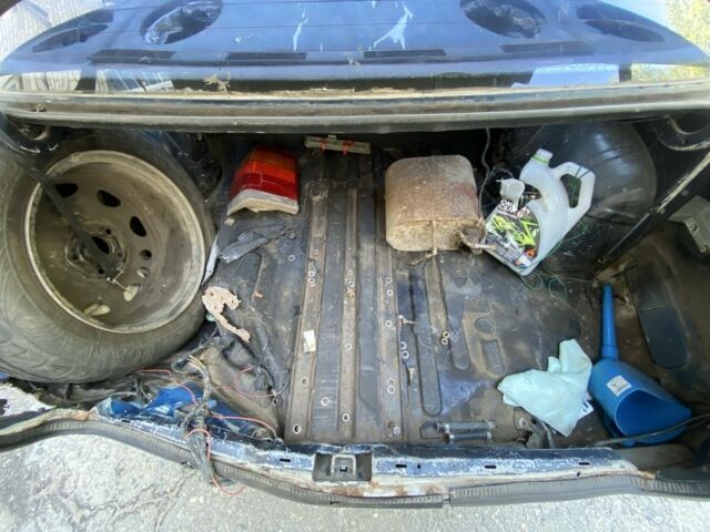 Синий Опель Омега, объемом двигателя 2 л и пробегом 200 тыс. км за 550 $, фото 5 на Automoto.ua