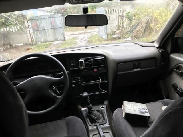 Опель Омега 1990 в Ставище на Automoto.ua Синий Опель Омега, объемом двигателя 1.5 л и пробегом 3 тыс. км за 500 $, фото 4 на Automoto.ua