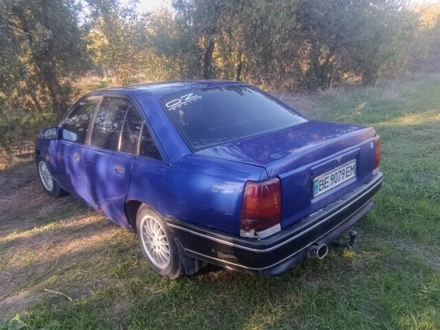 Синій Опель Омега, об'ємом двигуна 2 л та пробігом 111 тис. км за 894 $, фото 1 на Automoto.ua