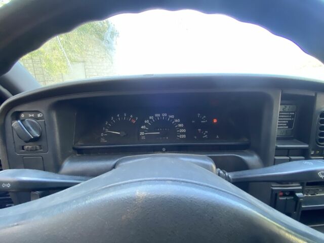 Синий Опель Омега, объемом двигателя 2 л и пробегом 200 тыс. км за 550 $, фото 7 на Automoto.ua