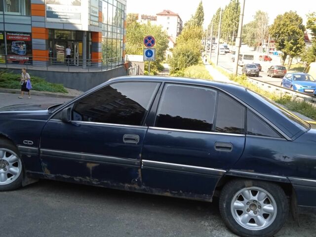 Синій Опель Омега, об'ємом двигуна 2 л та пробігом 1000 тис. км за 450 $, фото 2 на Automoto.ua