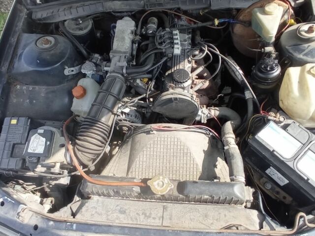 Синий Опель Омега, объемом двигателя 2 л и пробегом 260 тыс. км за 1300 $, фото 4 на Automoto.ua