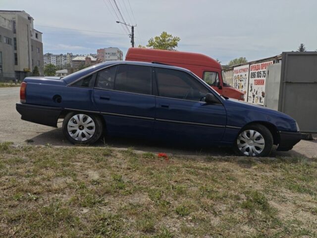 Синий Опель Омега, объемом двигателя 2 л и пробегом 240 тыс. км за 800 $, фото 4 на Automoto.ua