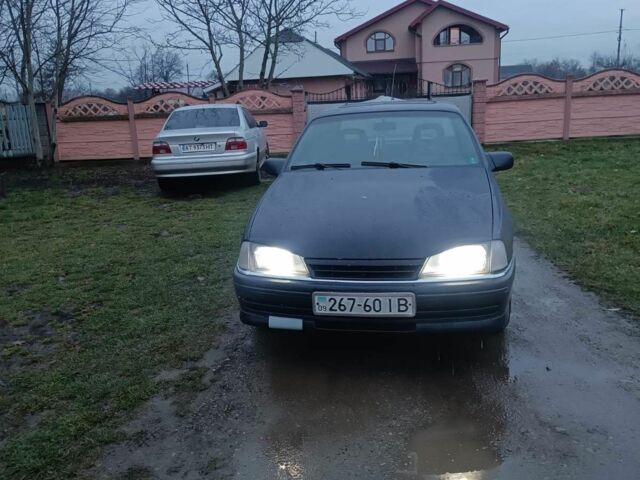 Синій Опель Омега, об'ємом двигуна 2.3 л та пробігом 365 тис. км за 1500 $, фото 2 на Automoto.ua