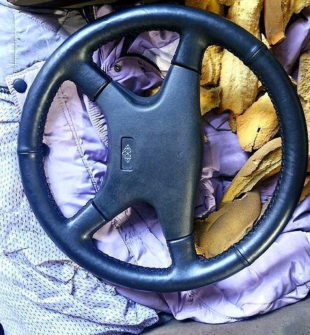 Синий Опель Омега, объемом двигателя 2 л и пробегом 250 тыс. км за 1500 $, фото 10 на Automoto.ua