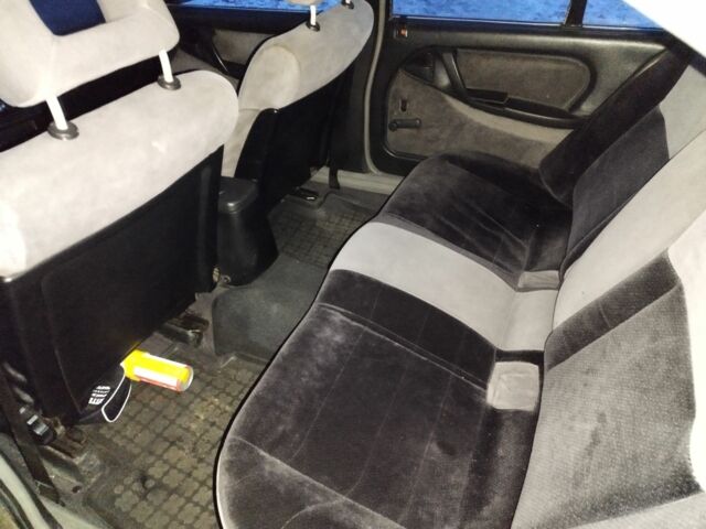 Синій Опель Омега, об'ємом двигуна 2 л та пробігом 300 тис. км за 1000 $, фото 8 на Automoto.ua