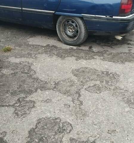 Синий Опель Омега, объемом двигателя 2 л и пробегом 202 тыс. км за 1800 $, фото 7 на Automoto.ua