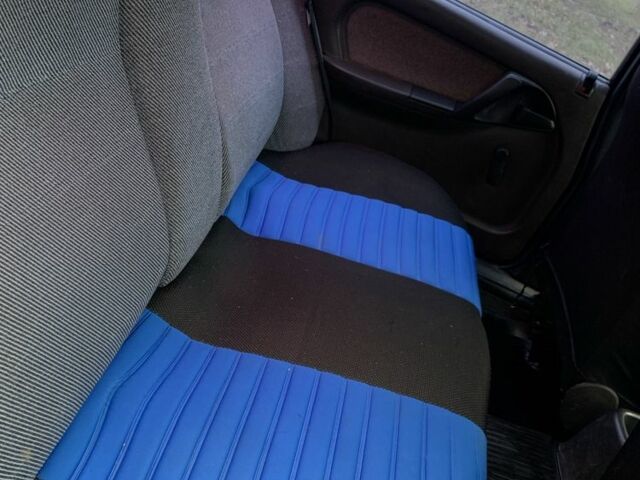 Синий Опель Омега, объемом двигателя 2 л и пробегом 300 тыс. км за 1200 $, фото 11 на Automoto.ua