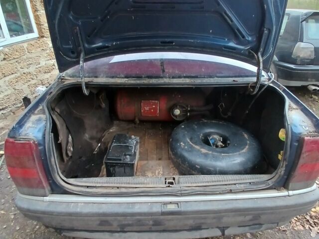 Синій Опель Омега, об'ємом двигуна 0 л та пробігом 2 тис. км за 500 $, фото 5 на Automoto.ua