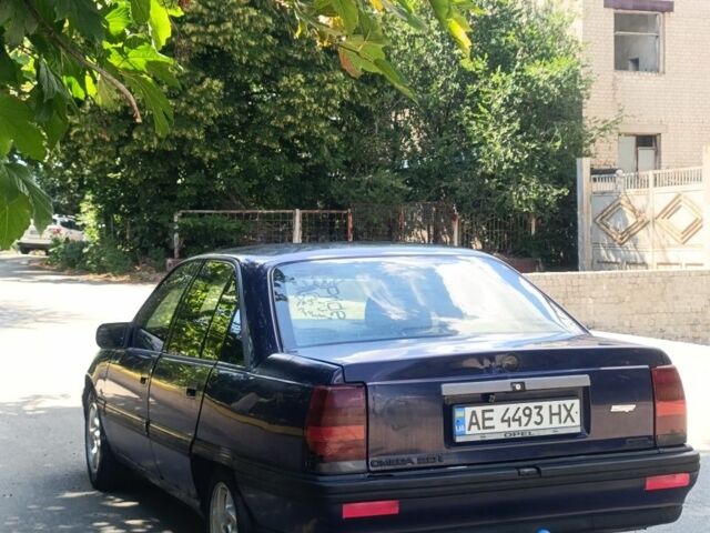 Синий Опель Омега, объемом двигателя 2 л и пробегом 210 тыс. км за 900 $, фото 4 на Automoto.ua