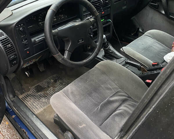 Синій Опель Омега, об'ємом двигуна 2 л та пробігом 396 тис. км за 999 $, фото 6 на Automoto.ua