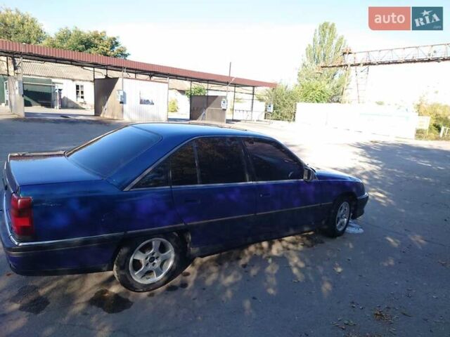 Синій Опель Омега, об'ємом двигуна 2 л та пробігом 280 тис. км за 1600 $, фото 1 на Automoto.ua