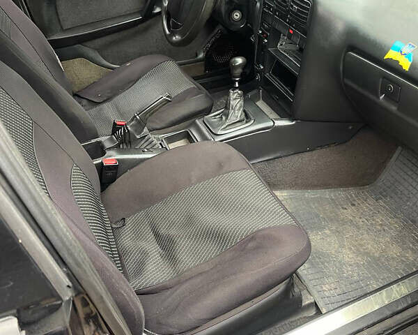 Синий Опель Омега, объемом двигателя 2 л и пробегом 300 тыс. км за 1500 $, фото 9 на Automoto.ua