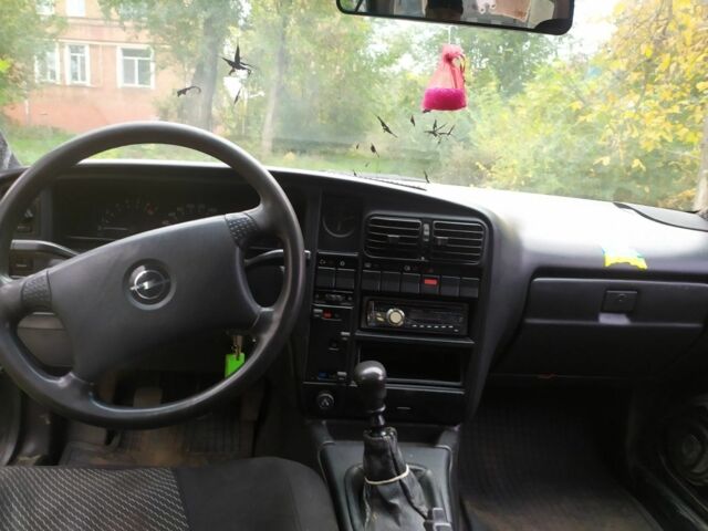 Синій Опель Омега, об'ємом двигуна 0 л та пробігом 100 тис. км за 1000 $, фото 3 на Automoto.ua