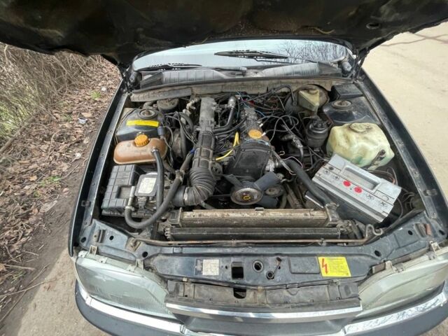 Синий Опель Омега, объемом двигателя 2 л и пробегом 300 тыс. км за 1500 $, фото 7 на Automoto.ua