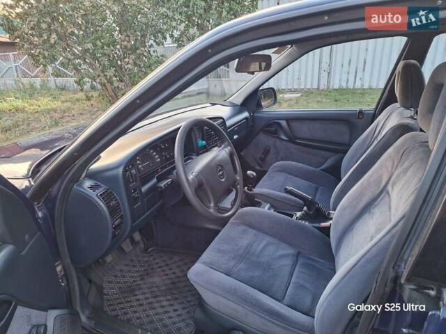 Синій Опель Омега, об'ємом двигуна 2 л та пробігом 149 тис. км за 2550 $, фото 15 на Automoto.ua