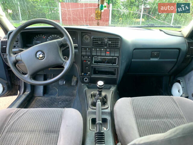 Синий Опель Омега, объемом двигателя 2 л и пробегом 285 тыс. км за 650 $, фото 8 на Automoto.ua