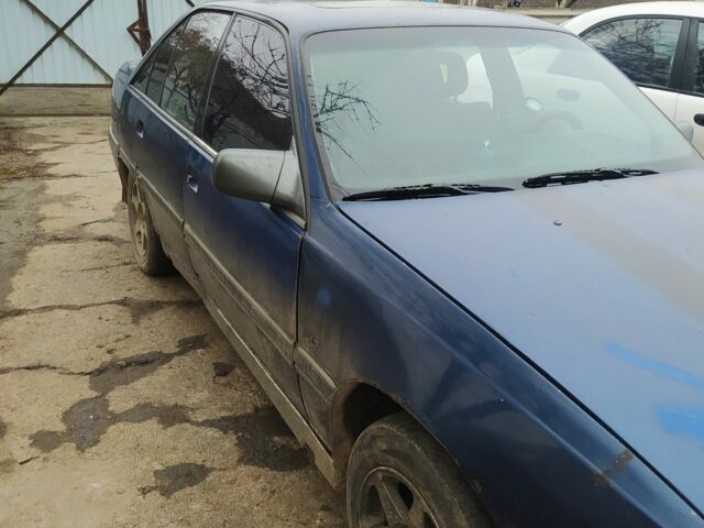 Синий Опель Омега, объемом двигателя 0 л и пробегом 300 тыс. км за 600 $, фото 3 на Automoto.ua