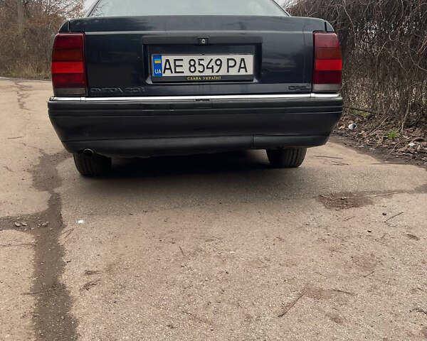 Синий Опель Омега, объемом двигателя 2 л и пробегом 300 тыс. км за 1500 $, фото 2 на Automoto.ua