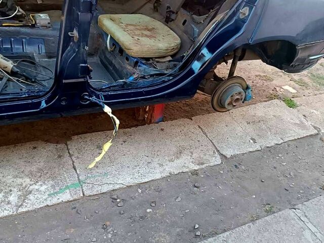 Синій Опель Омега, об'ємом двигуна 2 л та пробігом 300 тис. км за 3000 $, фото 10 на Automoto.ua