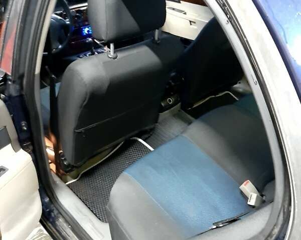 Синий Опель Омега, объемом двигателя 2.5 л и пробегом 381 тыс. км за 3000 $, фото 16 на Automoto.ua