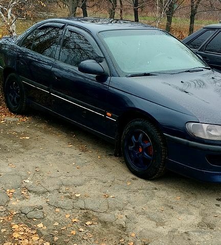 Синій Опель Омега, об'ємом двигуна 2 л та пробігом 300 тис. км за 3000 $, фото 3 на Automoto.ua