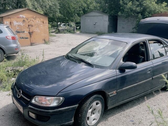 Синій Опель Омега, об'ємом двигуна 2 л та пробігом 425 тис. км за 1900 $, фото 3 на Automoto.ua