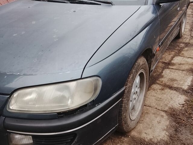 Синій Опель Омега, об'ємом двигуна 2 л та пробігом 250 тис. км за 1650 $, фото 4 на Automoto.ua