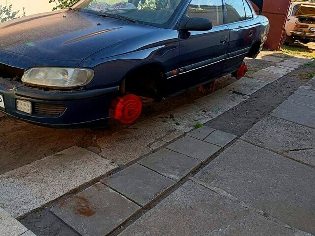 Синій Опель Омега, об'ємом двигуна 2 л та пробігом 300 тис. км за 3000 $, фото 7 на Automoto.ua