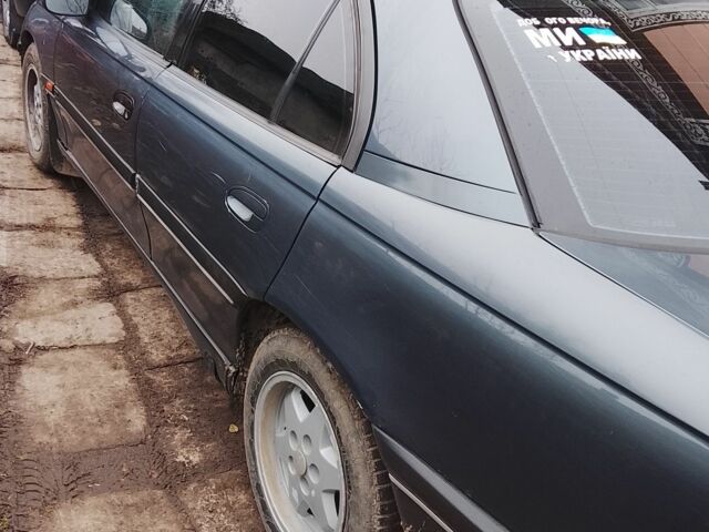 Синій Опель Омега, об'ємом двигуна 2 л та пробігом 250 тис. км за 1650 $, фото 3 на Automoto.ua