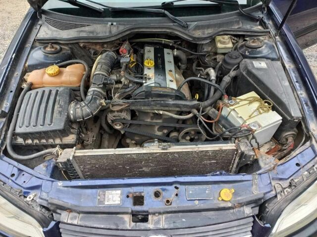 Синій Опель Омега, об'ємом двигуна 2 л та пробігом 1 тис. км за 1700 $, фото 2 на Automoto.ua