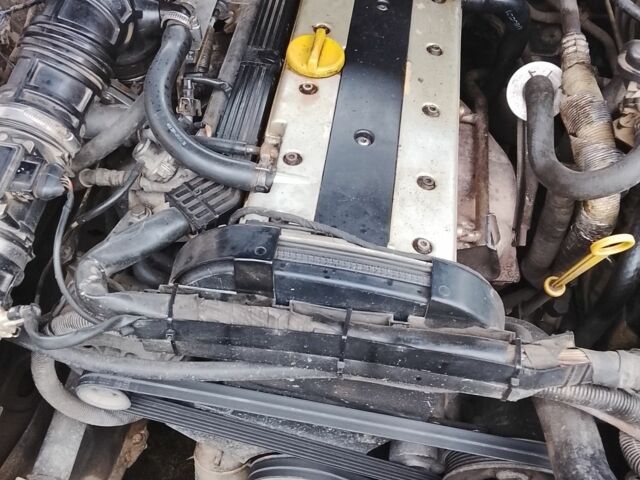 Синій Опель Омега, об'ємом двигуна 2 л та пробігом 250 тис. км за 1650 $, фото 5 на Automoto.ua