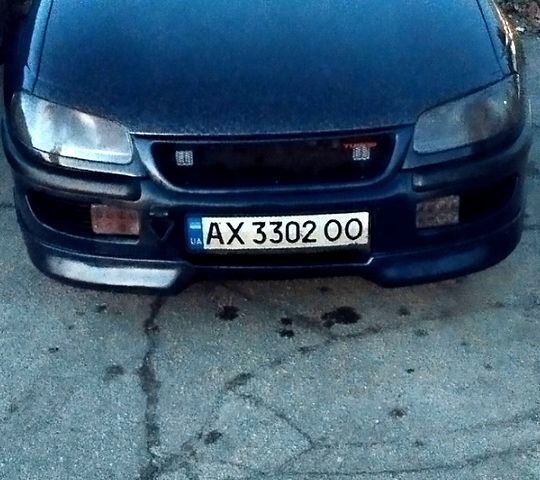 Синій Опель Омега, об'ємом двигуна 2 л та пробігом 300 тис. км за 3000 $, фото 4 на Automoto.ua