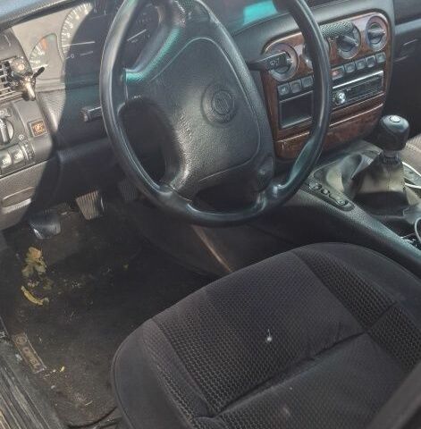 Синий Опель Омега, объемом двигателя 2 л и пробегом 520 тыс. км за 2600 $, фото 6 на Automoto.ua