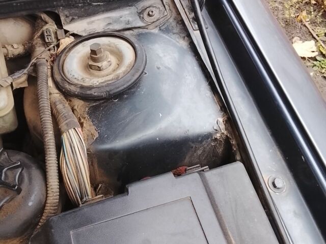 Синій Опель Омега, об'ємом двигуна 2 л та пробігом 250 тис. км за 1650 $, фото 6 на Automoto.ua