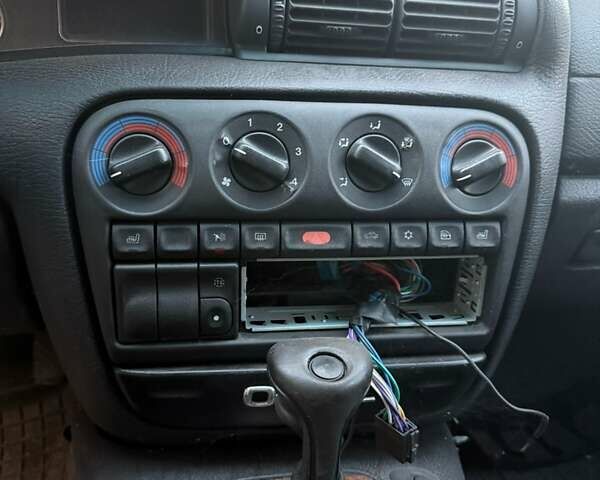 Синий Опель Омега, объемом двигателя 3 л и пробегом 560 тыс. км за 1500 $, фото 14 на Automoto.ua