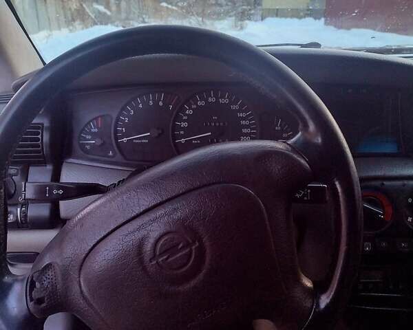 Синий Опель Омега, объемом двигателя 2 л и пробегом 320 тыс. км за 1400 $, фото 16 на Automoto.ua