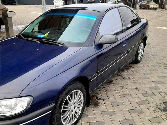 Синий Опель Омега, объемом двигателя 2 л и пробегом 350 тыс. км за 2800 $, фото 3 на Automoto.ua