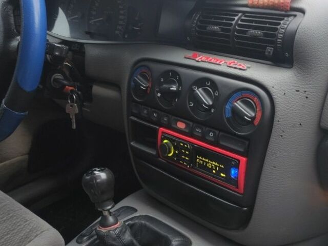 Синий Опель Омега, объемом двигателя 2.5 л и пробегом 320 тыс. км за 1800 $, фото 5 на Automoto.ua