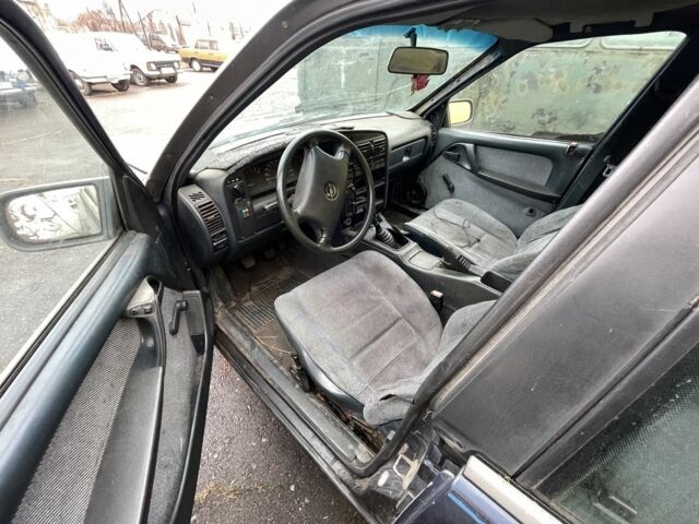 Синій Опель Омега, об'ємом двигуна 2 л та пробігом 123 тис. км за 213 $, фото 3 на Automoto.ua